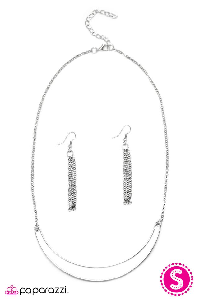 Paparazzi ♥ Take The Bull By The Horns - White ♥ Necklace