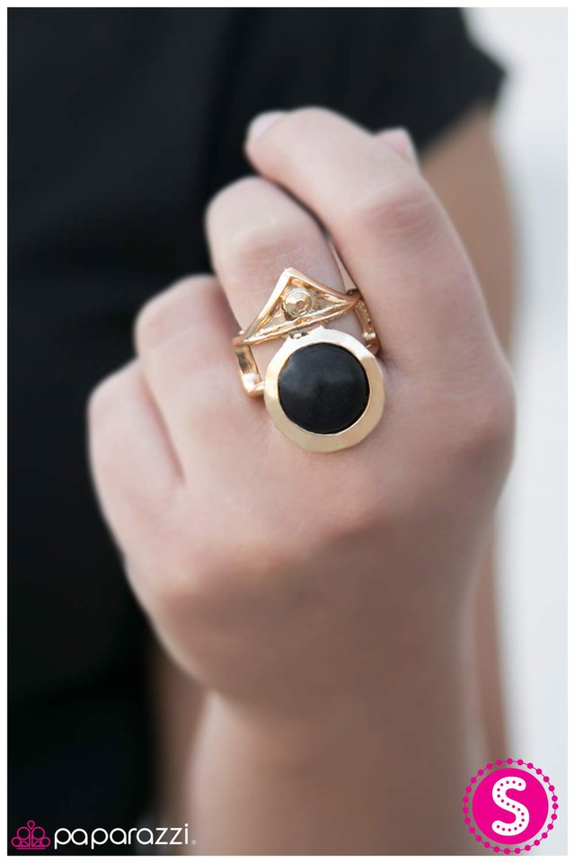 whats-your-point-black-p4se-bkgd-028xx