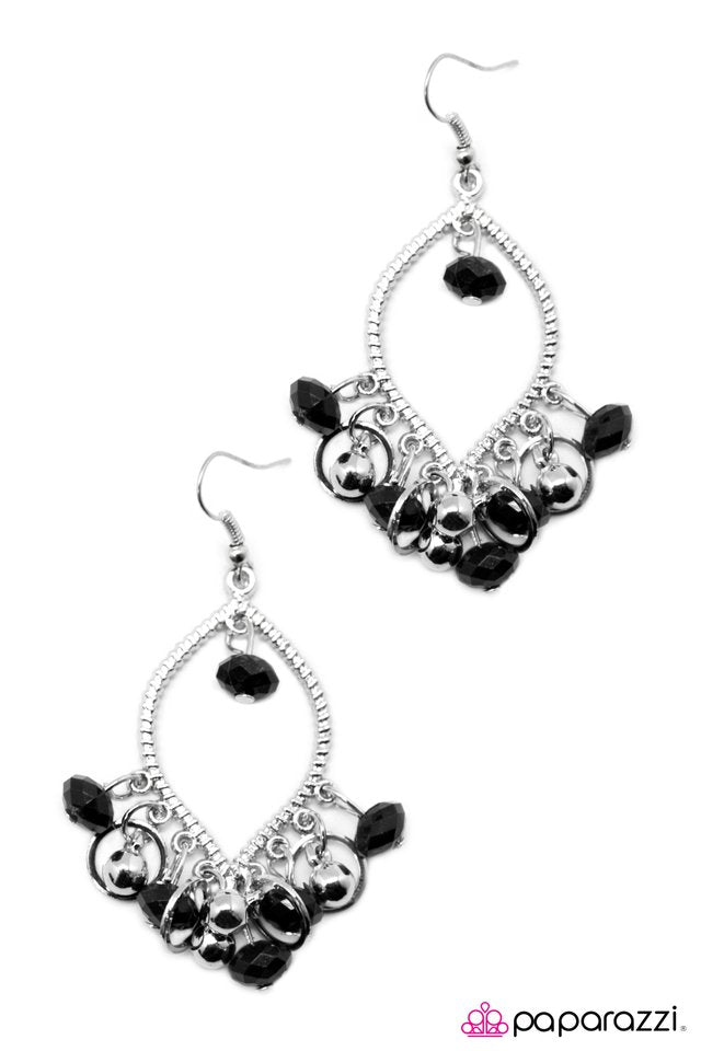 Paparazzi ♥ Hocus Pocus - Black ♥ Earrings