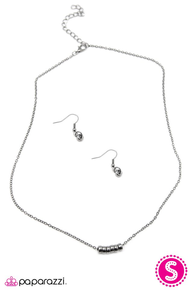 Paparazzi ♥ Practical Magic - Black ♥ Necklace