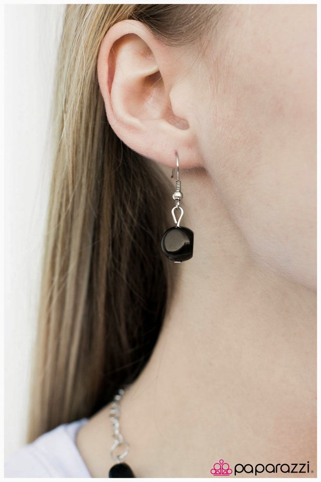 Paparazzi ♥ In Neutral - Black ♥ Necklace