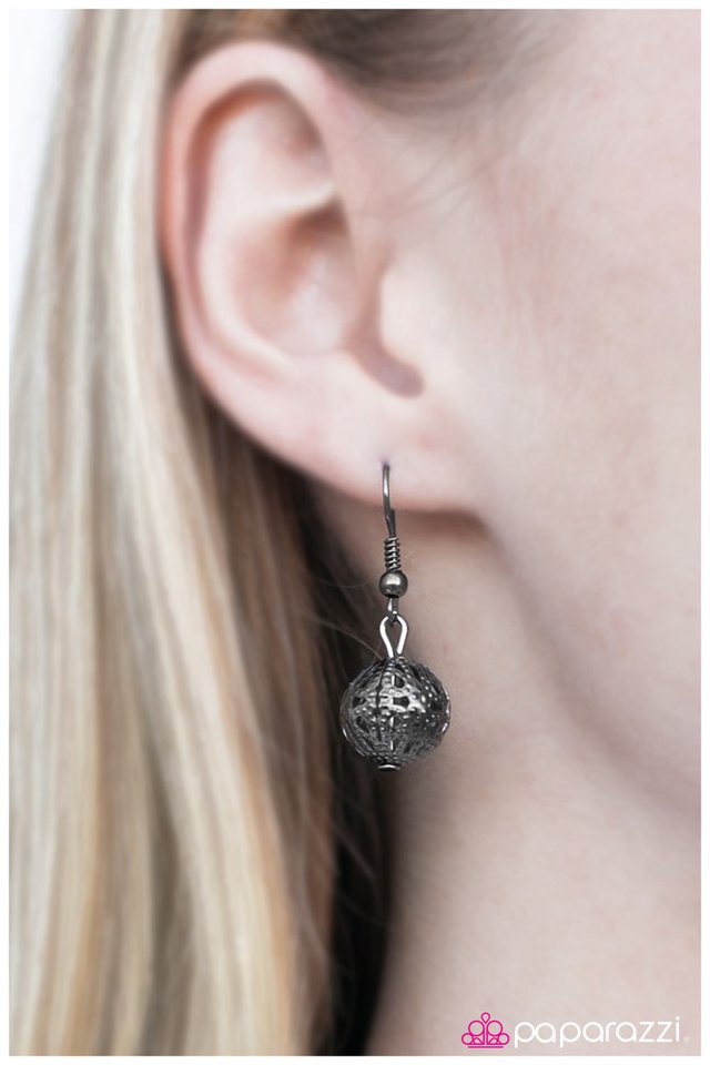 Paparazzi ♥ All Mixed Up - Black ♥ Necklace