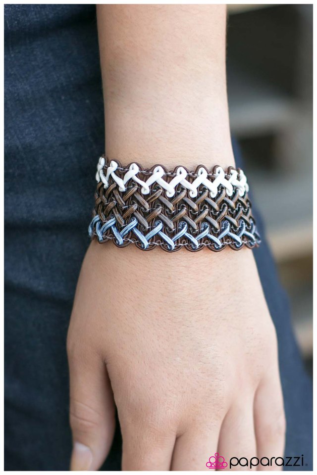 the-band-perry-p9ur-blbn-133xx