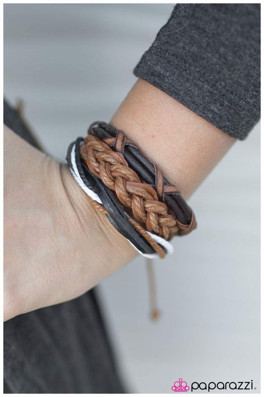 knotty-behavior-multi-p9ur-mtxx-136xx