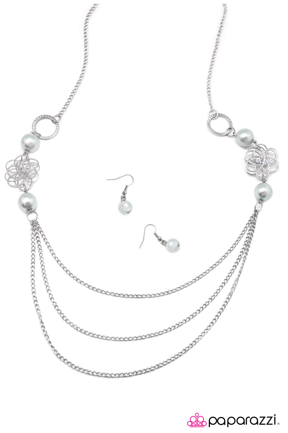 Paparazzi ♥ A Beautiful Flower - Silver ♥  Necklace