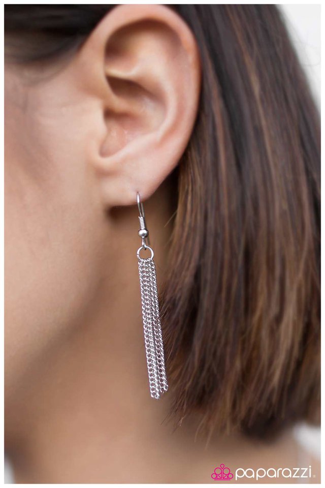 Paparazzi ♥ The Elitist - Silver ♥ Necklace