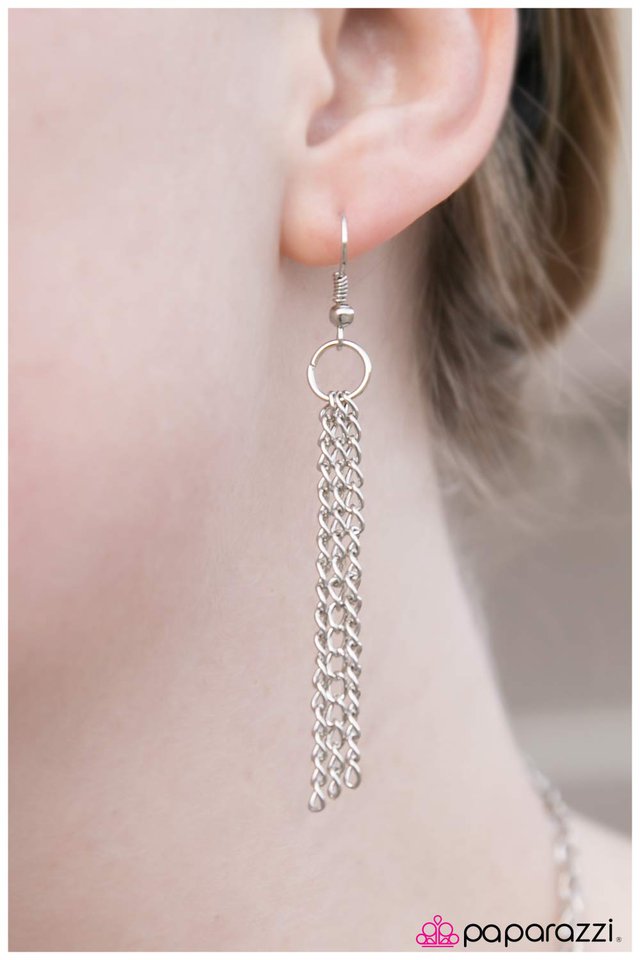 Paparazzi ♥ Shifting Gears - Silver ♥ Necklace