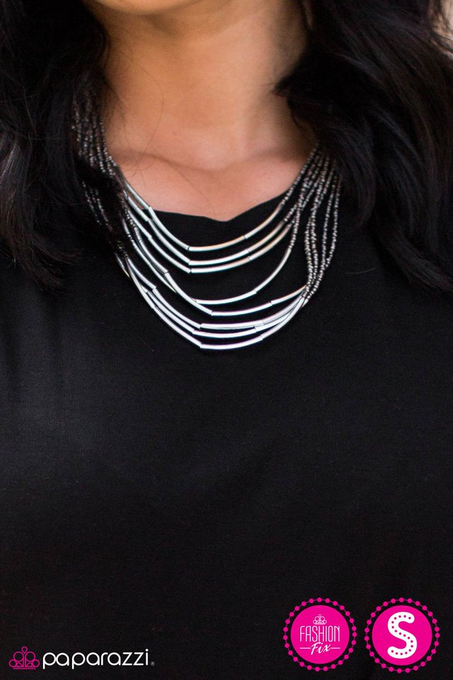 living-the-gleam-silver-p2ed-svxx-042lf