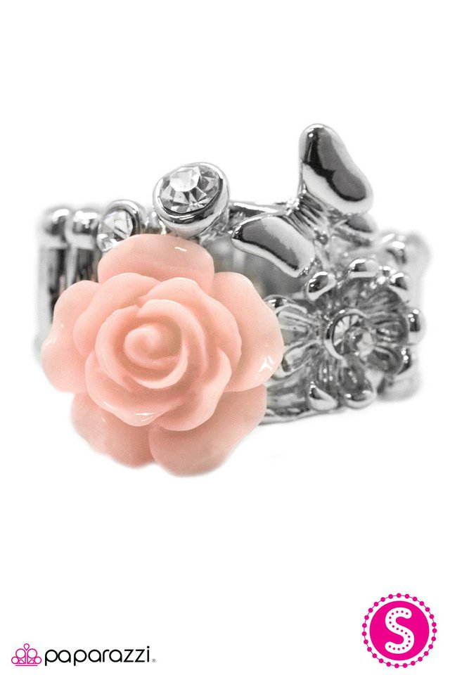 Paparazzi ♥ Meet Me In The Meadow - Pink ♥ Ring