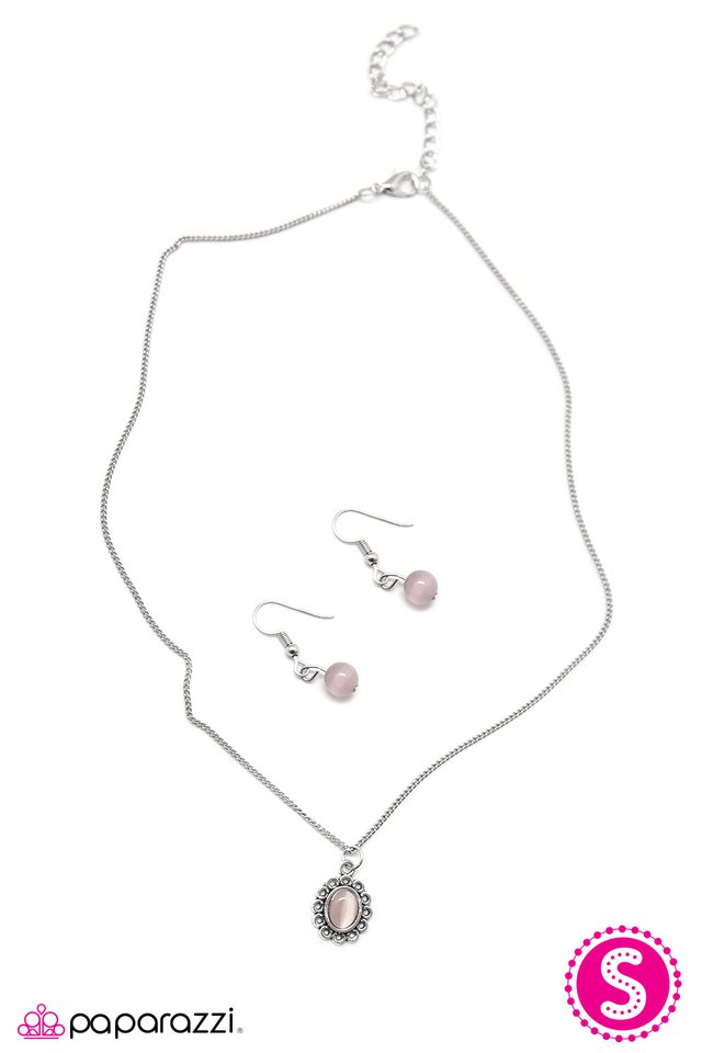 Paparazzi ♥ Modest Of Them All - Pink ♥ Necklace