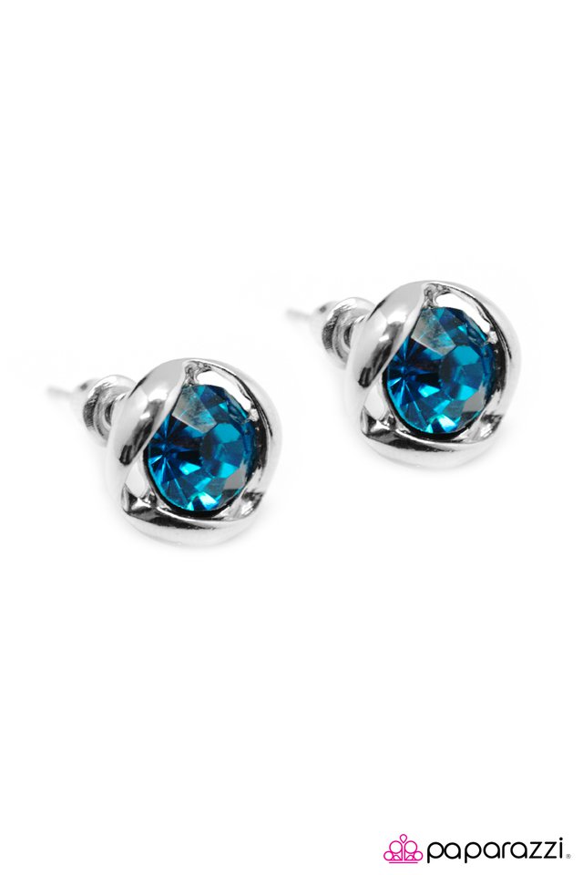 Paparazzi ♥ Yours Truly - Blue ♥ Post Earrings