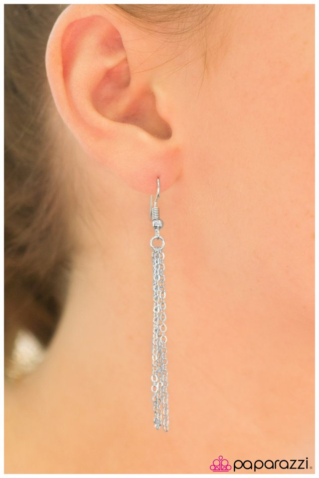 Paparazzi ♥ Keep Smiling - Silver ♥ Necklace