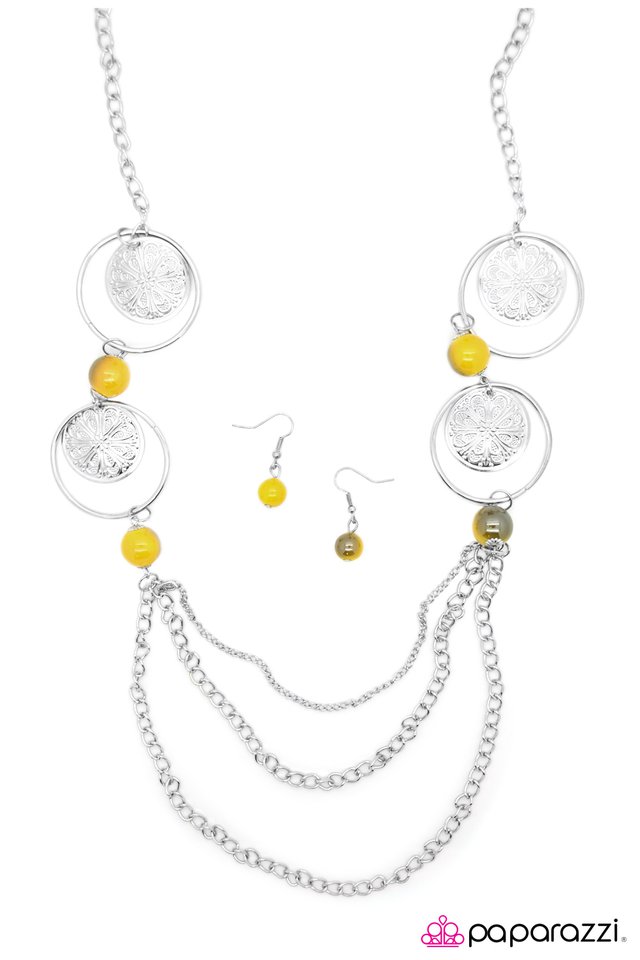 Paparazzi ♥ Utter Amazement - Yellow ♥ Necklace