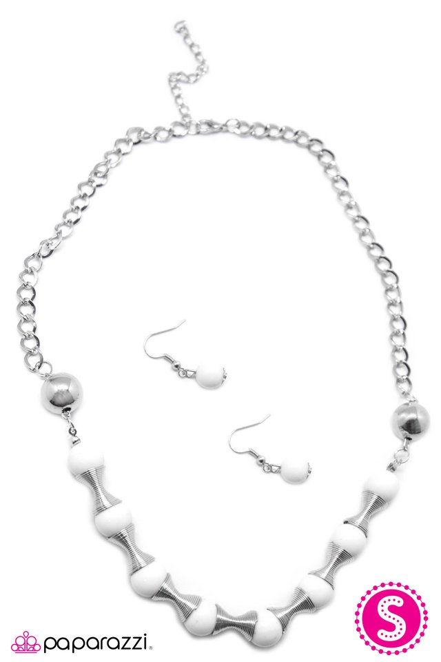 Paparazzi ♥ Spring To Mind - White ♥ Necklace