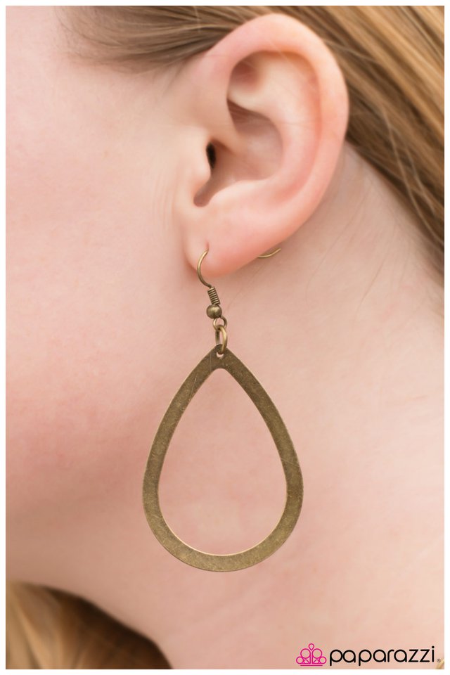 Paparazzi ♥ Look Out Below! - Brass ♥ Necklace