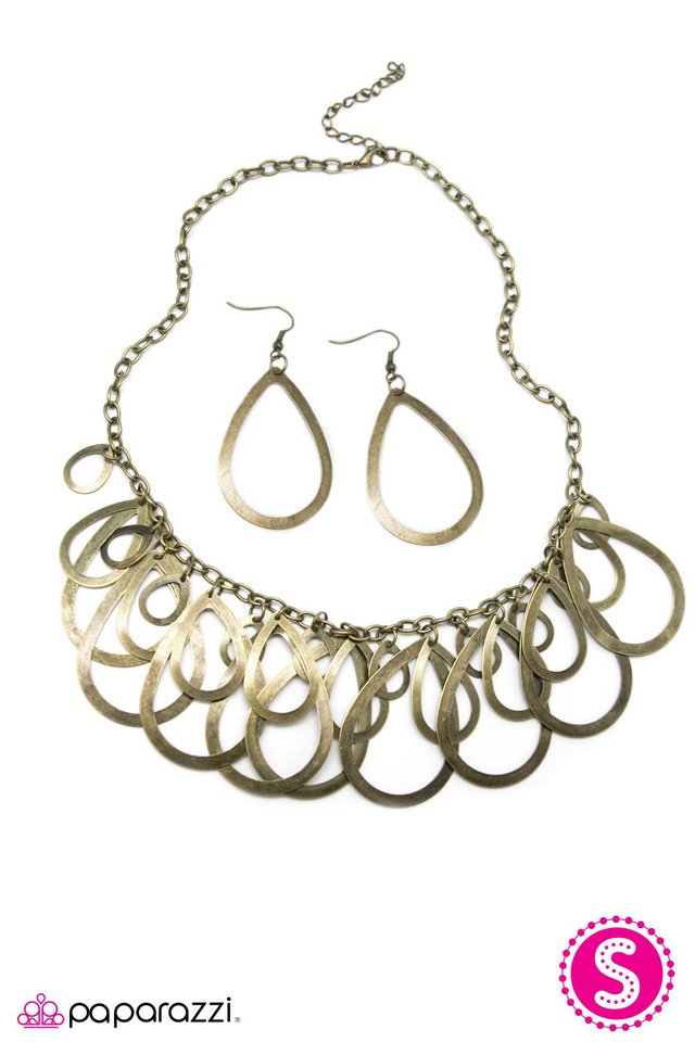 Paparazzi ♥ Look Out Below! - Brass ♥ Necklace