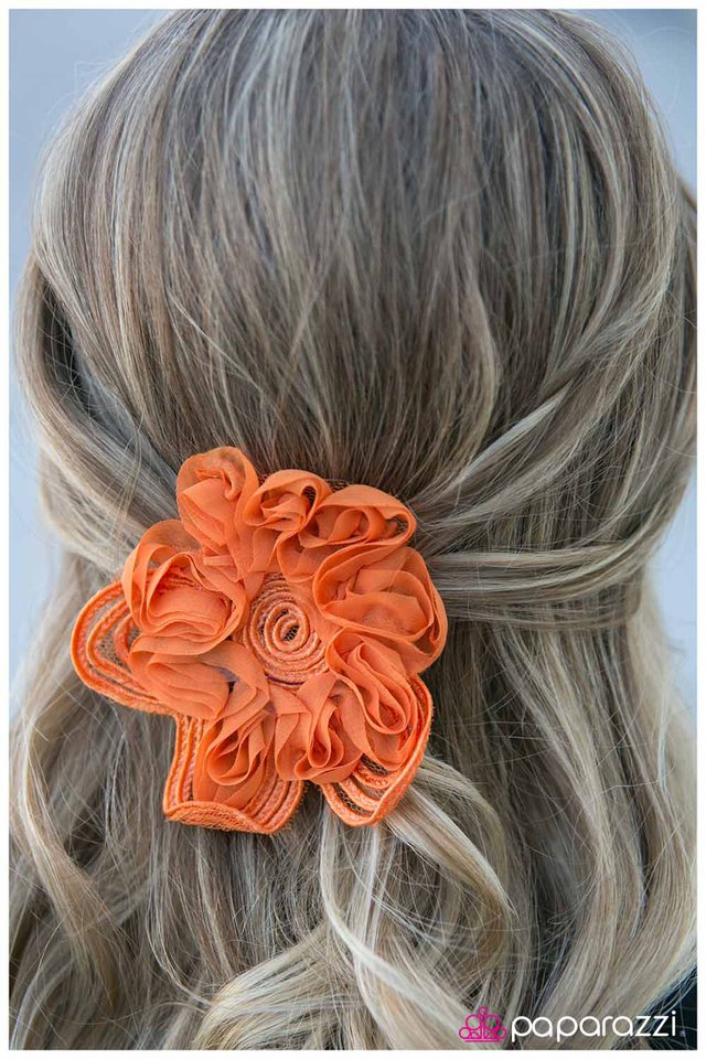 goodbye-kiss-orange-p7ca-ogxx-032xx