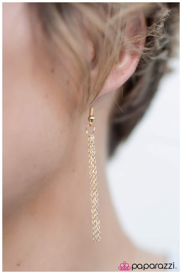 Paparazzi ♥ V Right There! - Gold ♥ Necklace