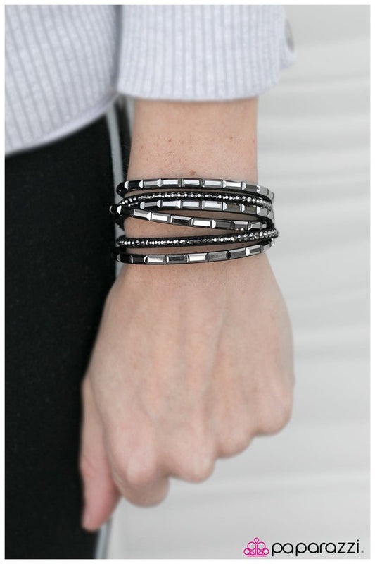 a-glitzy-pleasure-black-p9ur-bkxx-021xx