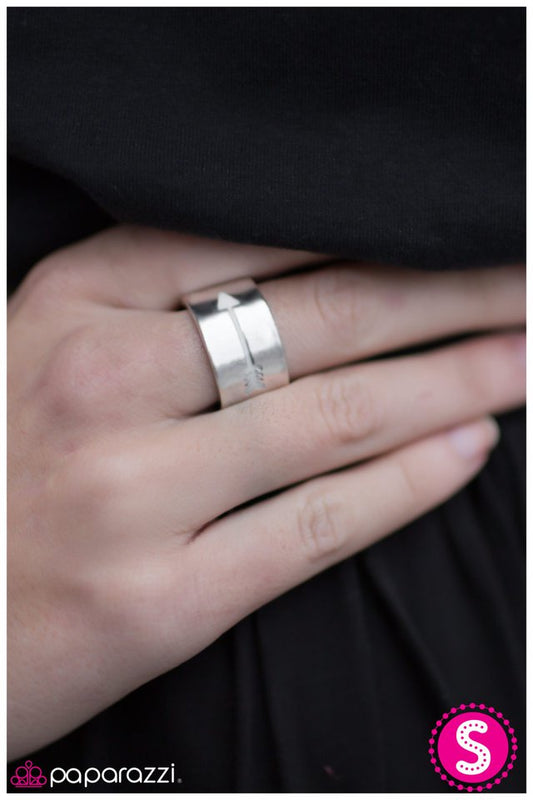 follow-your-arrow-white-p4se-wtxx-028xx