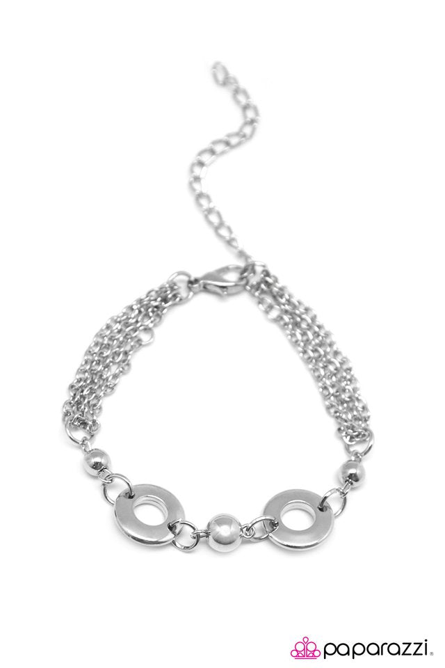 Paparazzi ♥ Simple As That - Silver ♥ Bracelet