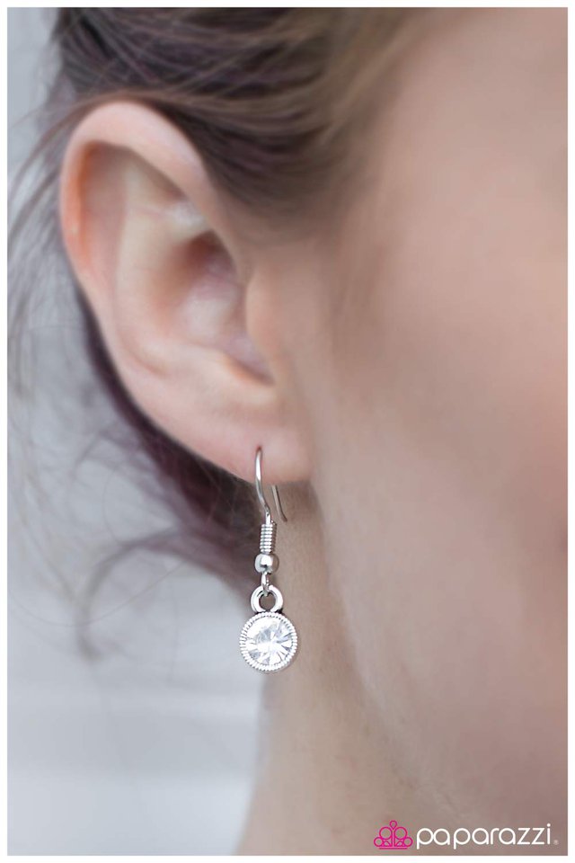 Paparazzi ♥ The Leader Of The Pack - White ♥ Necklace