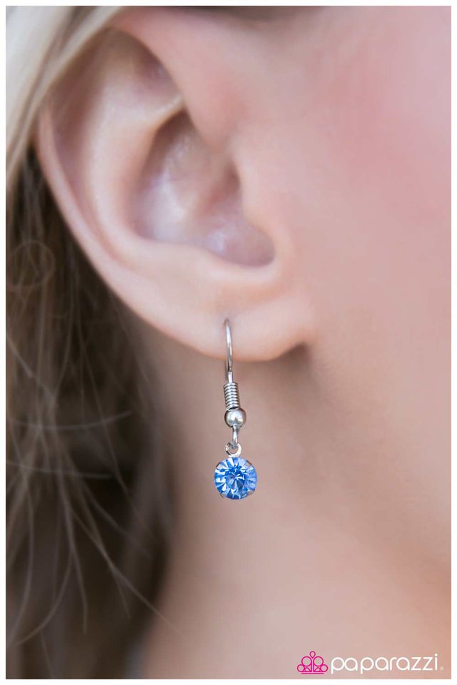 Paparazzi ♥ Honorable Mention - Blue ♥ Necklace