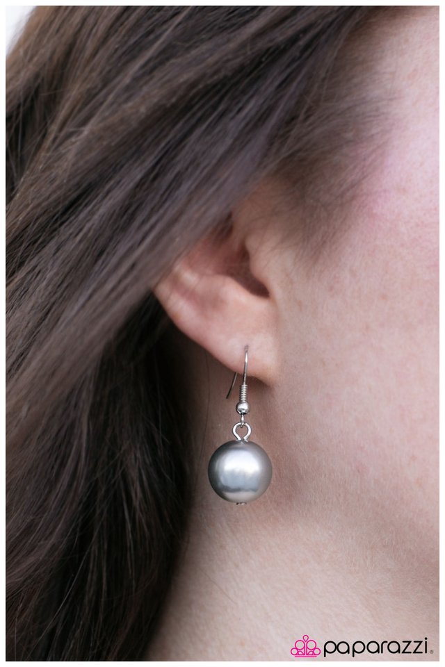 Paparazzi ♥ Calm and Connected - Silver ♥ Necklace