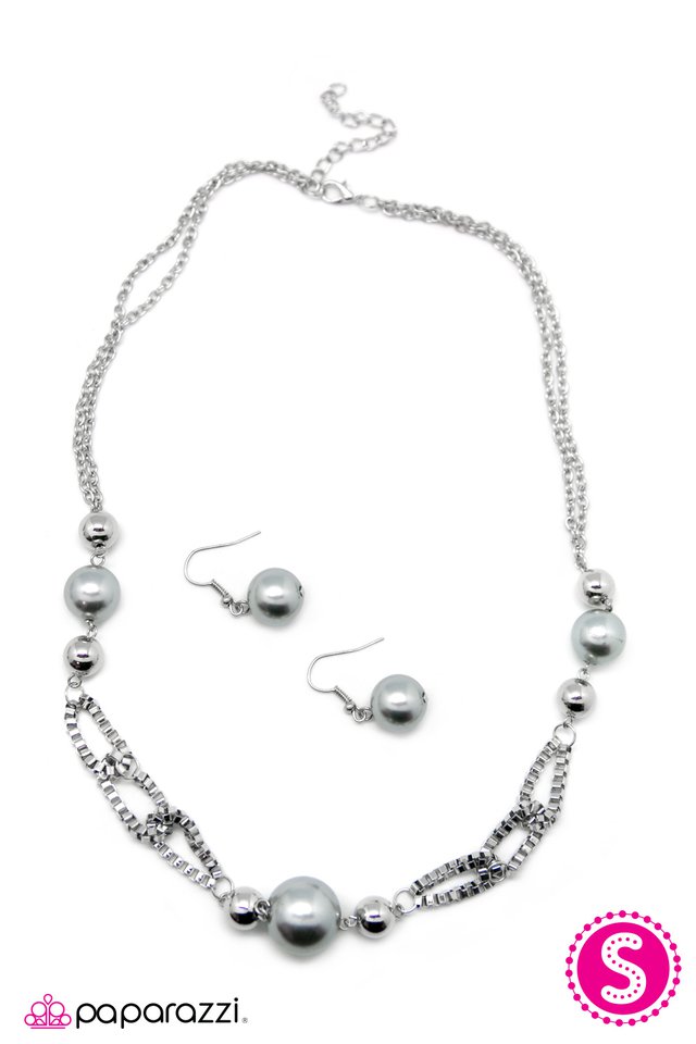 Paparazzi ♥ Calm and Connected - Silver ♥ Necklace