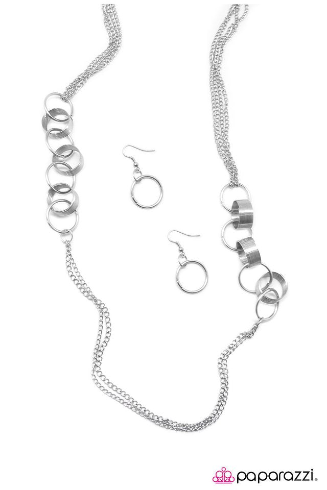 Paparazzi ♥ The Inner Circle - Silver ♥ Necklace