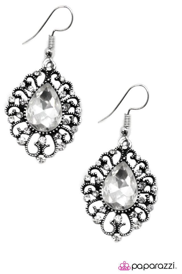 Paparazzi ♥ Baby, Youre So Classic - White ♥ Earrings