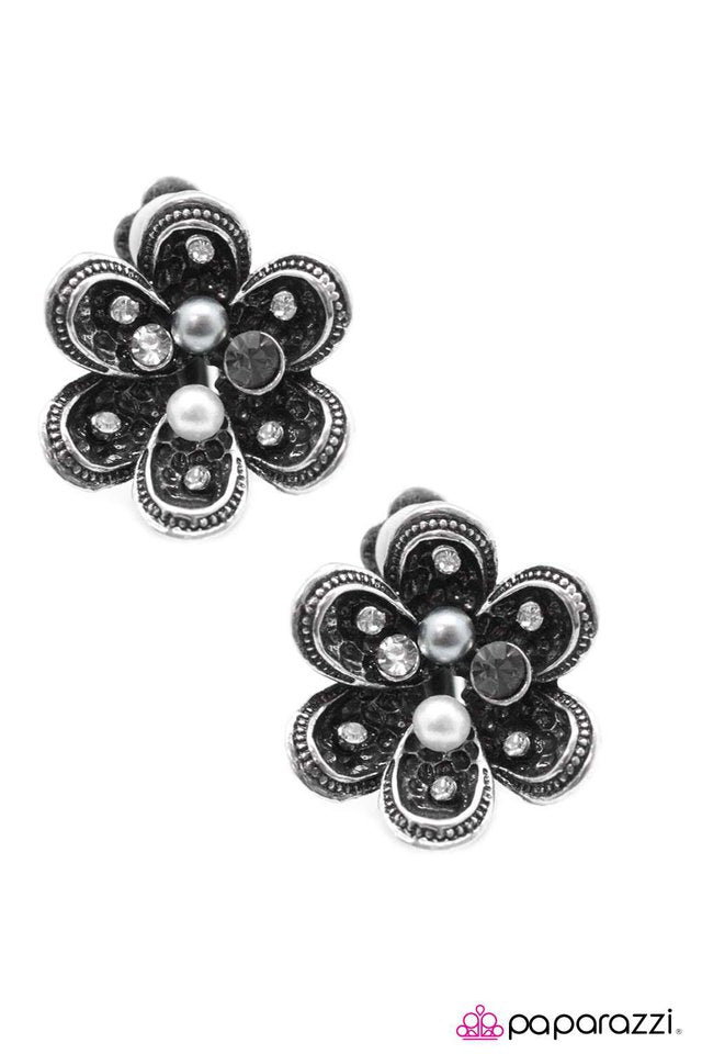 Paparazzi ♥ Never Let Me Go - White ♥ Clip-On