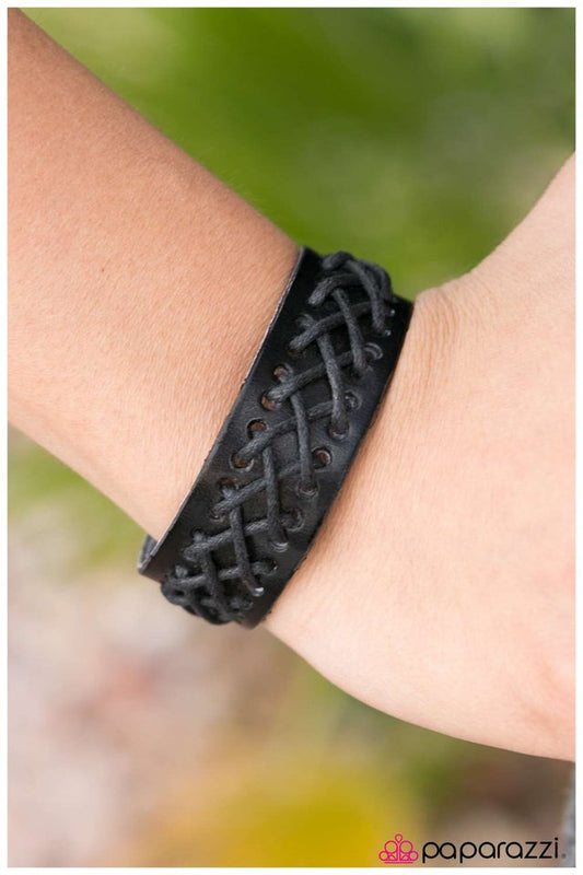 laces-out-p9ur-bkgd-036xx