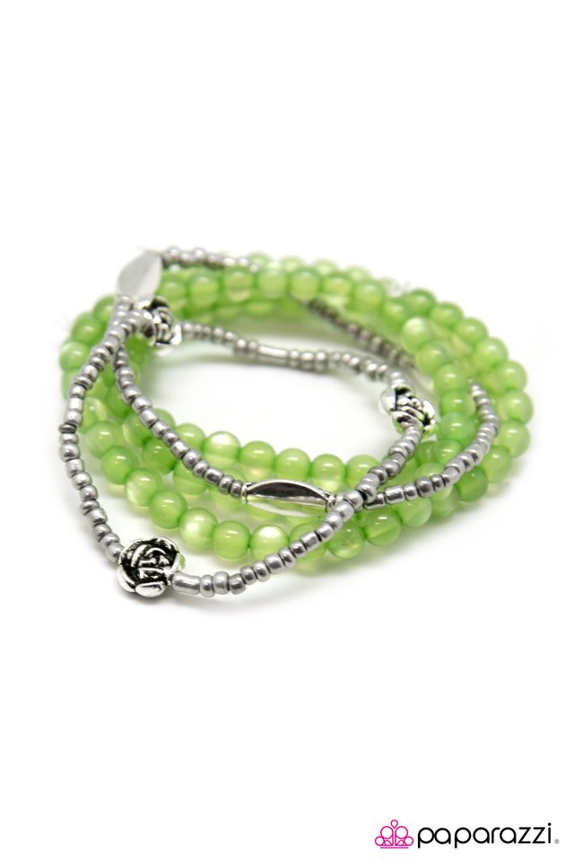 Paparazzi ♥ Playing It Cool - Green ♥ Bracelet