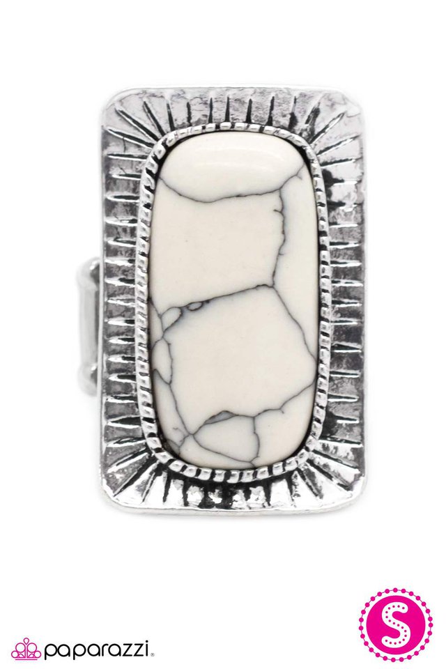 Paparazzi ♥ Cowgirl Dreams - White ♥ Ring