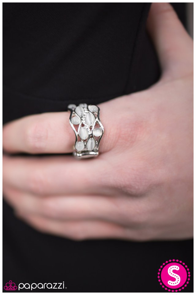 just-glow-with-it-white-p4re-wtxx-071xx