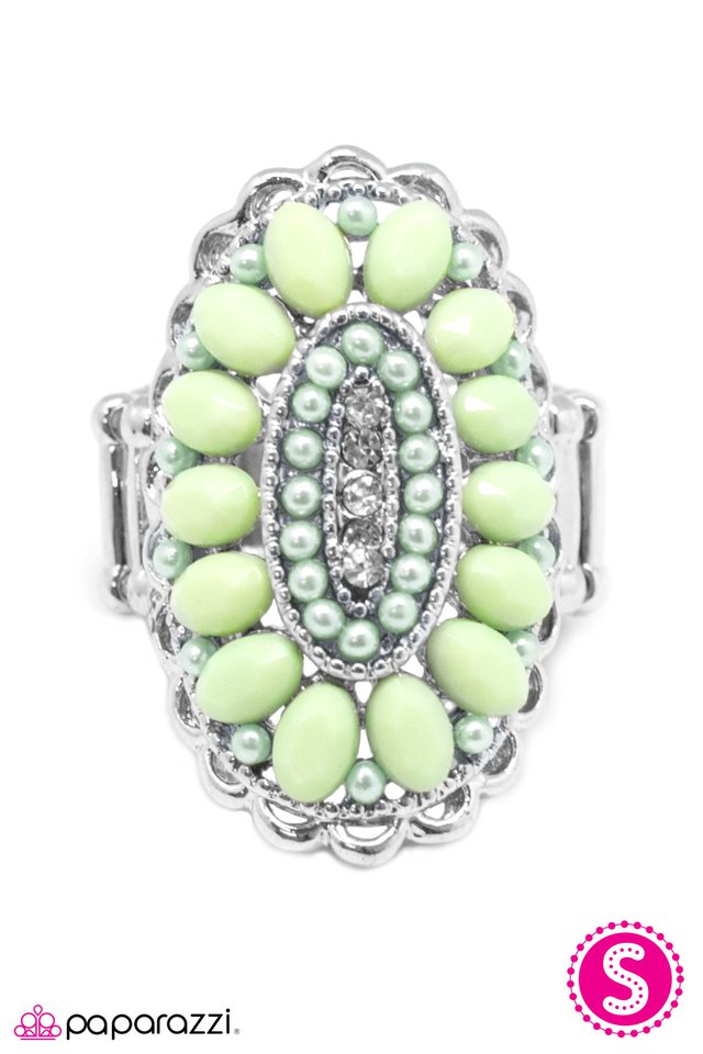 Paparazzi ♥ Queen BEAD - Green ♥ Ring