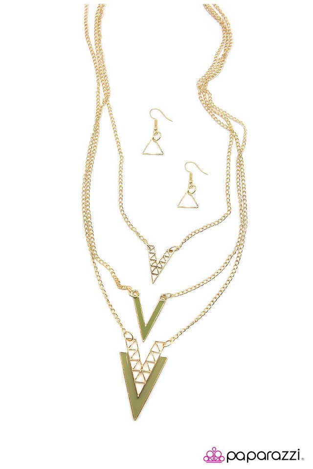 Paparazzi ♥ Run Like The Wind - Green ♥ Necklace