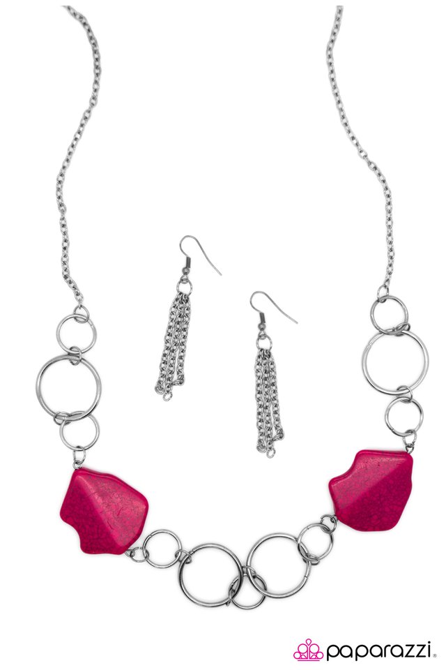 Paparazzi ♥ Aint No Mountain High Enough - Pink ♥ Necklace