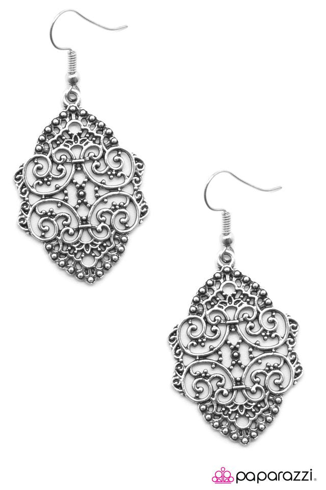 Paparazzi ♥ The Taj Mahal - Silver ♥ Earrings