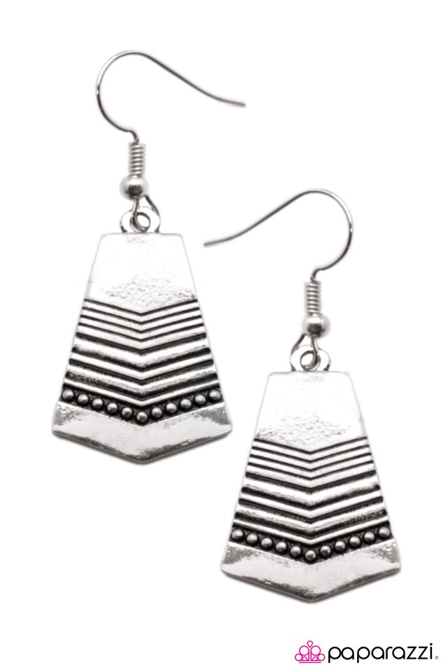 Paparazzi ♥ The Lost Tribe - Silver ♥ Earrings