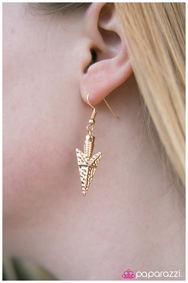 Paparazzi ♥ With Style To SPEAR - Gold ♥ Necklace