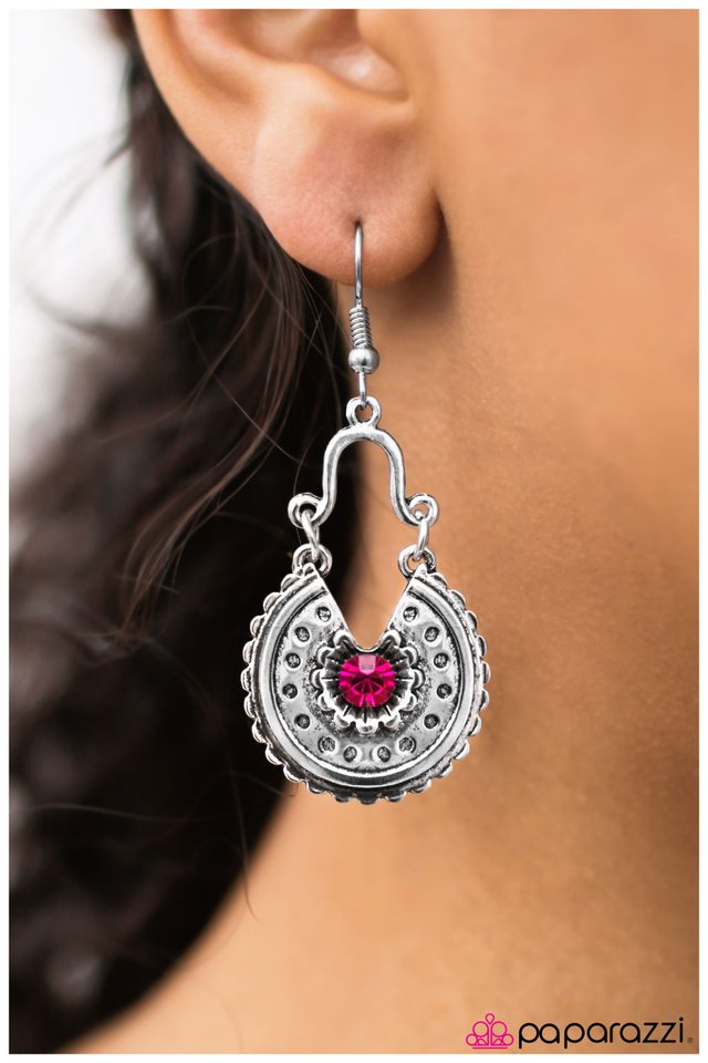stop,-look,-and-glisten-pink-p5wh-pkxx-064xx