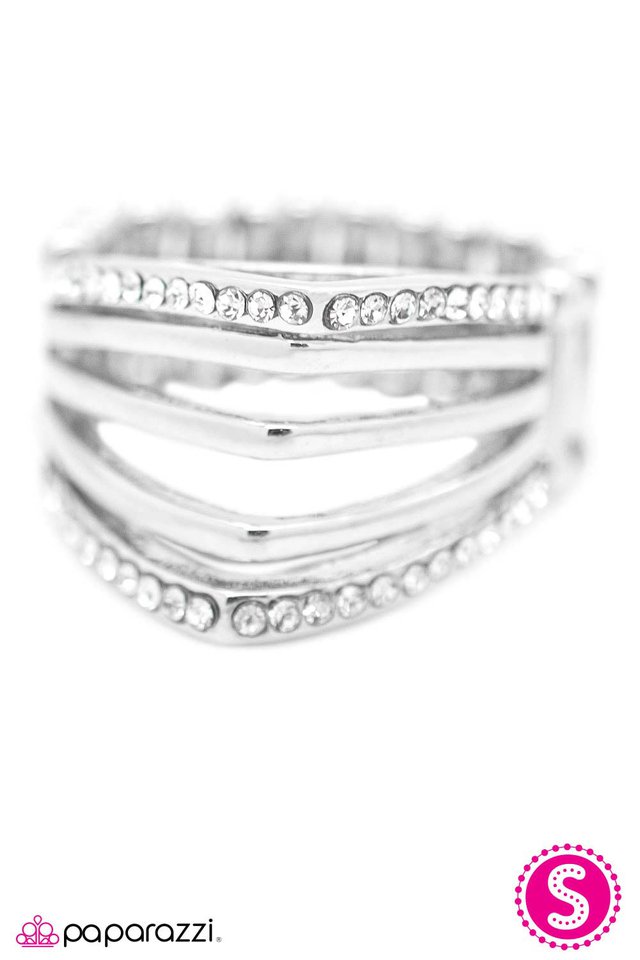 Paparazzi ♥ The Point Of No Return - White ♥ Ring