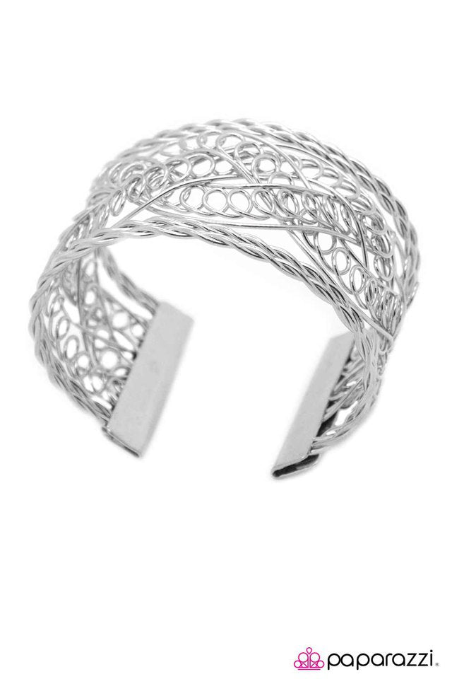 Paparazzi ♥ WIRE Drill - Silver ♥ Bracelet