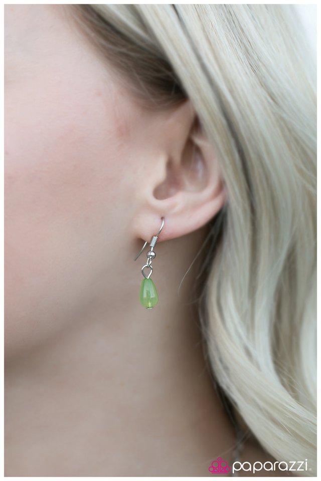 Paparazzi ♥ Best Wishes - Green ♥ Necklace