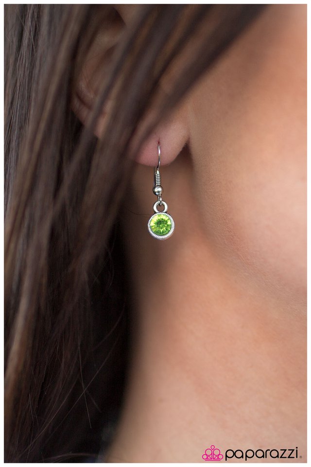 Paparazzi ♥ Never Look Back - Green ♥ Necklace