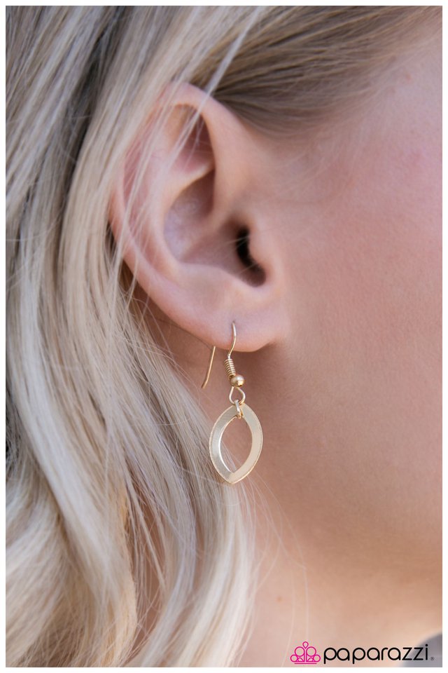 Paparazzi ♥ Barely There - Gold ♥ Lanyard