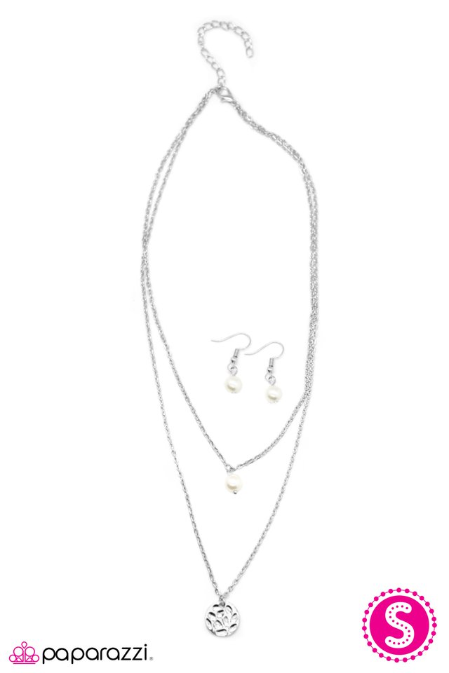 Paparazzi ♥ Inspire Me - White ♥ Necklace