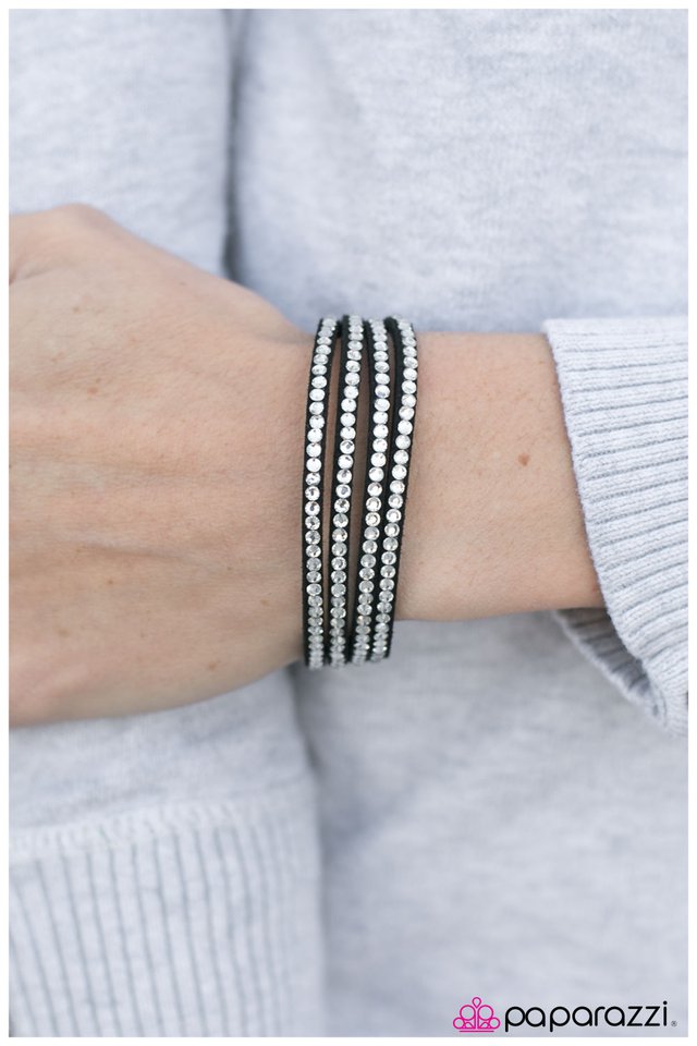 killer-queen-black-p9di-urbk-007xx